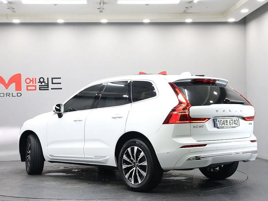 Volvo XC60 — фото 9