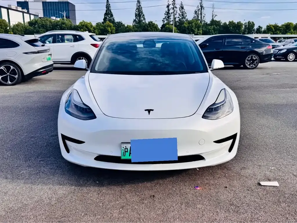 Tesla Model 3 — фото 10