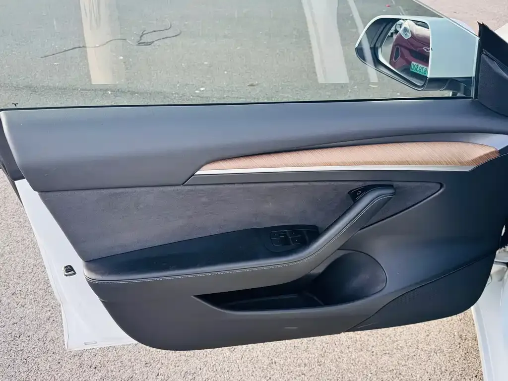 Tesla Model 3 — фото 6