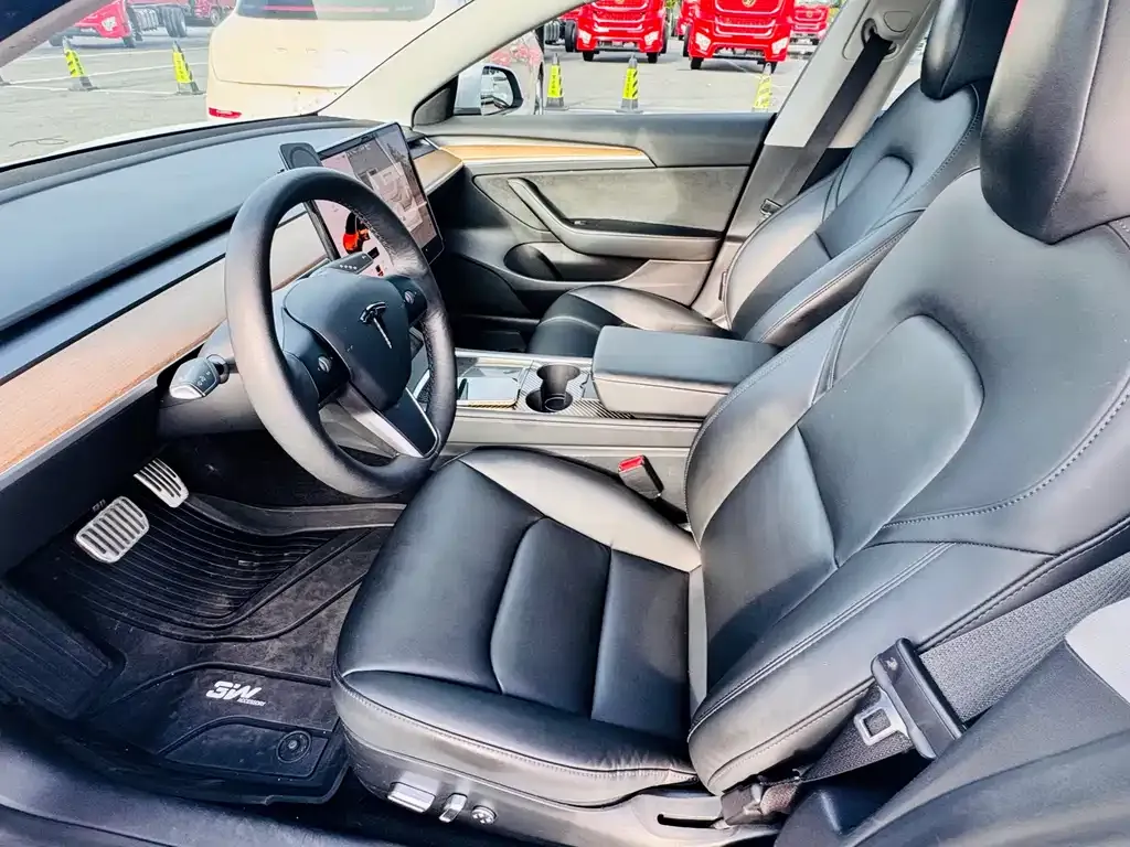 Tesla Model 3 — фото 5