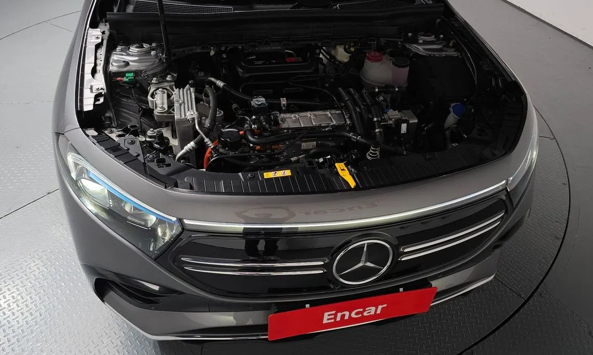 Mercedes-Benz EQB — фото 10