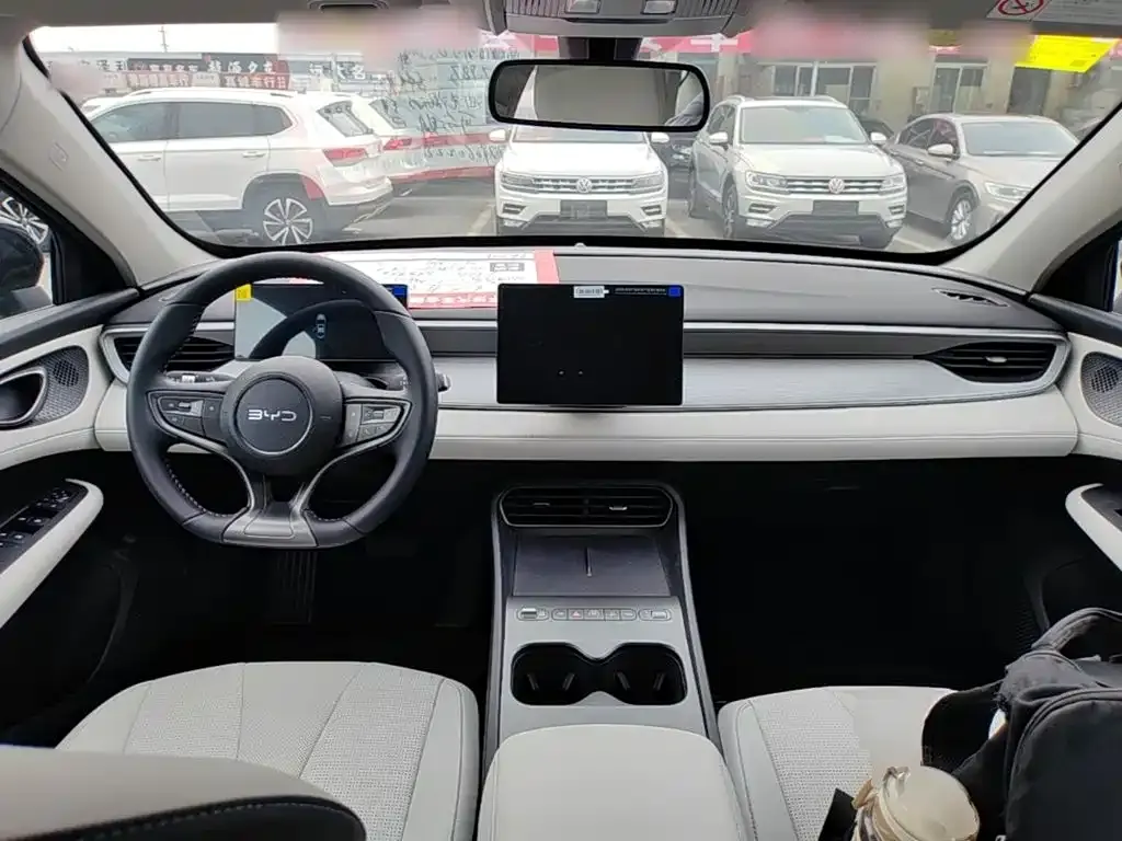 BYD Seal 05 DM-i — фото 9