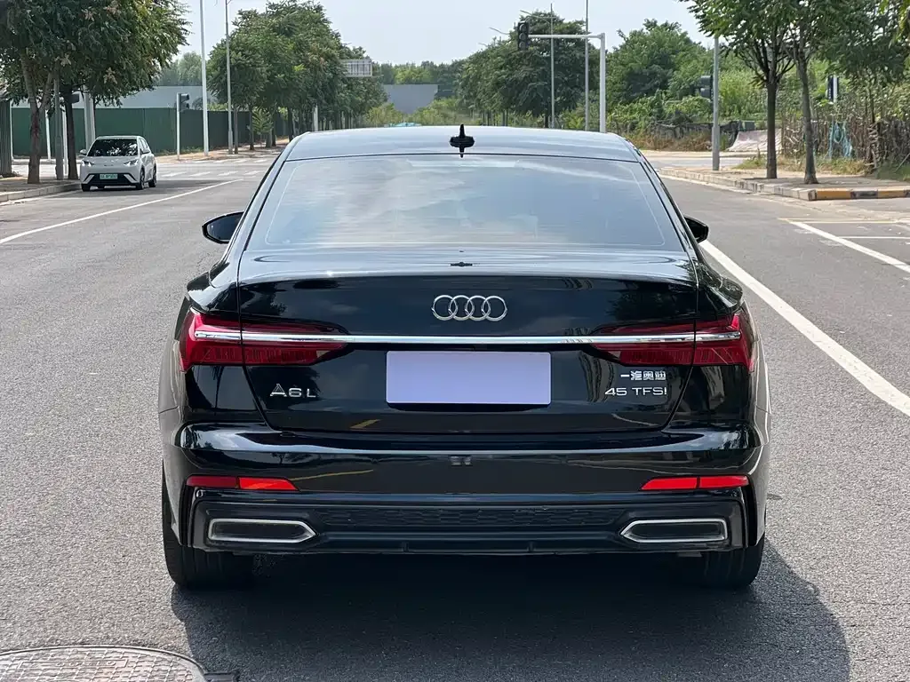 Audi A6L — фото 5