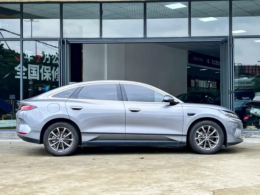 BYD Qin L — фото 10