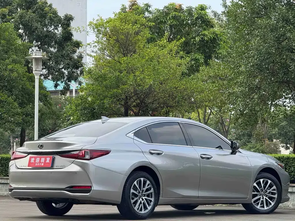 Lexus ES — фото 6