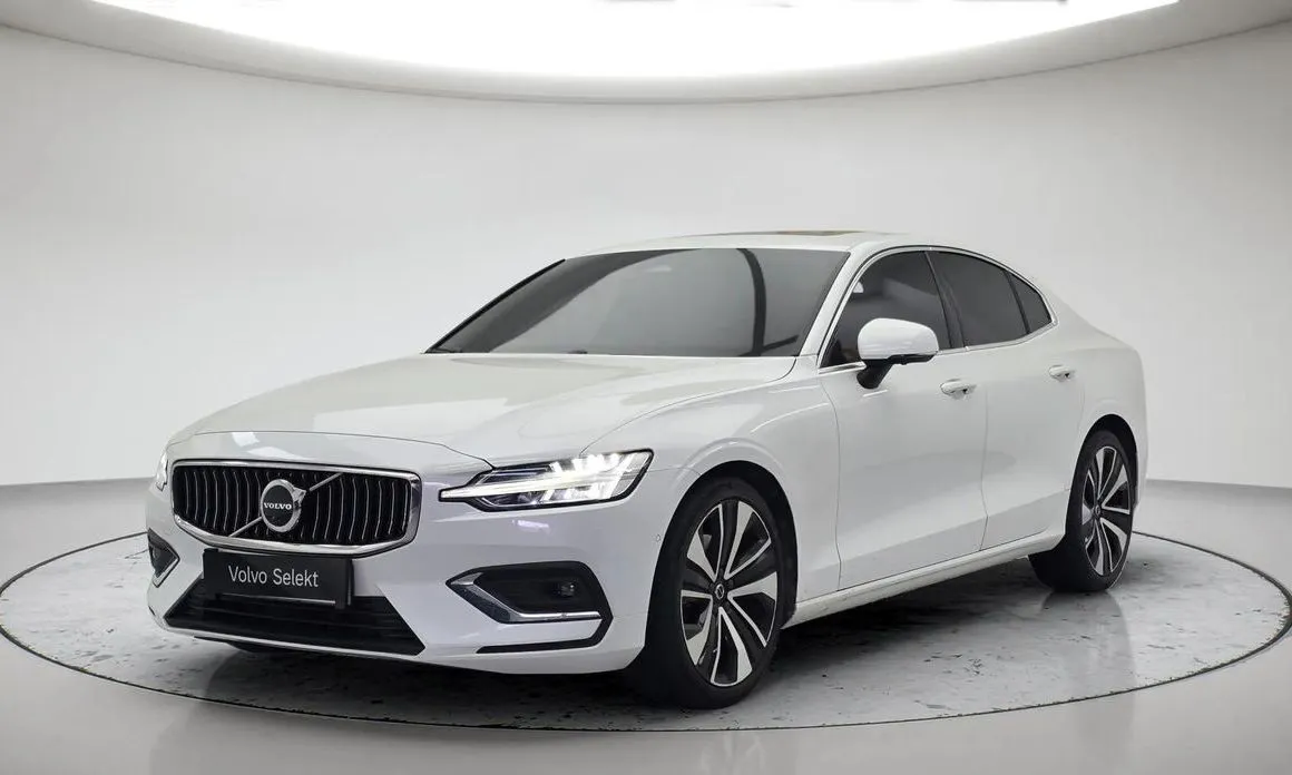 Volvo S60 — фото 1