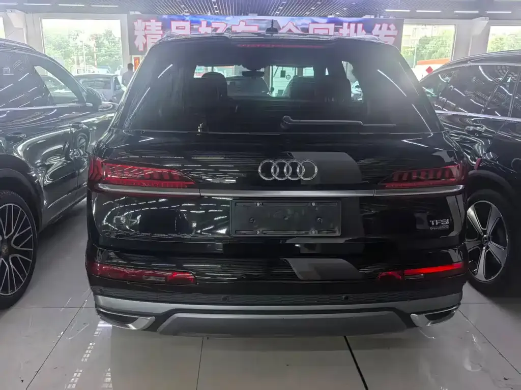Audi Q7 — фото 5