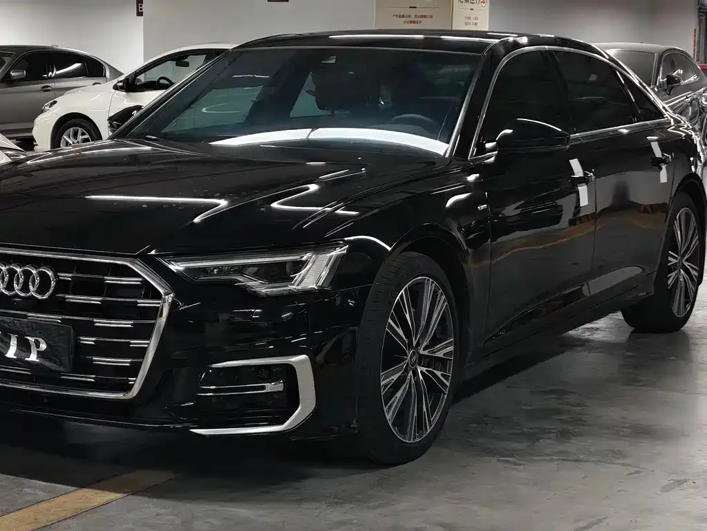 Audi A6L — фото 1