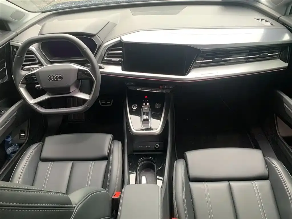 Audi Q4 e-tron — фото 2