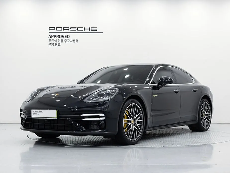 Porsche Panamera — фото 1