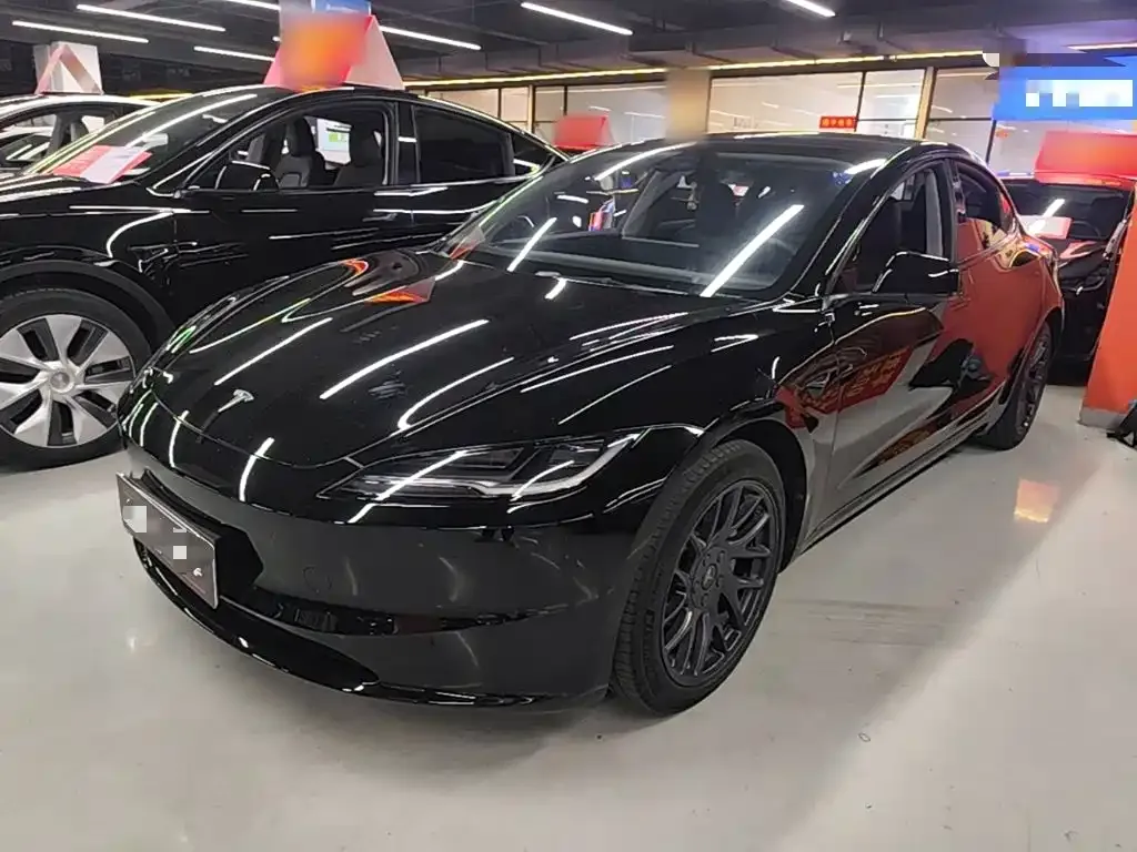 Tesla Model 3 — фото 1