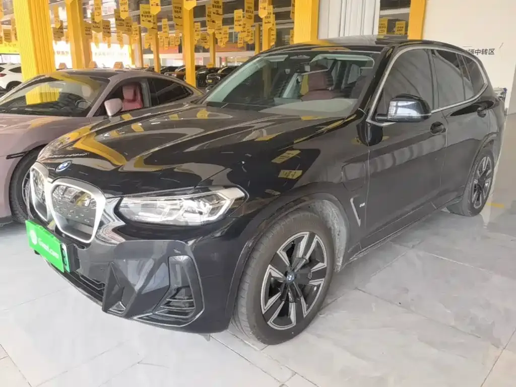 BMW iX3 — фото 1