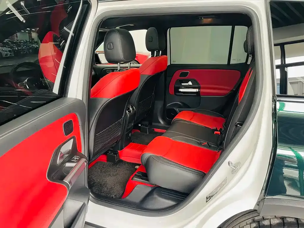 Mercedes-Benz GLB AMG — фото 10
