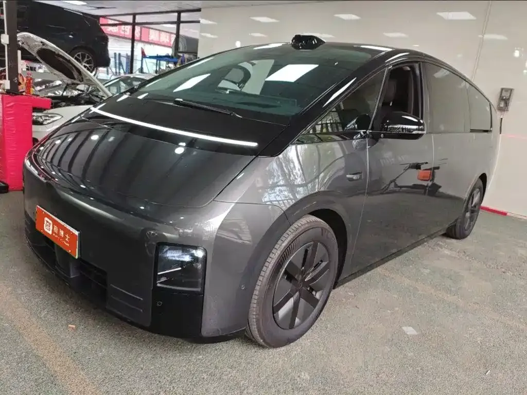 Li Auto MEGA — фото 1