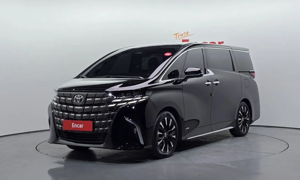 Toyota Alphard — фото 1