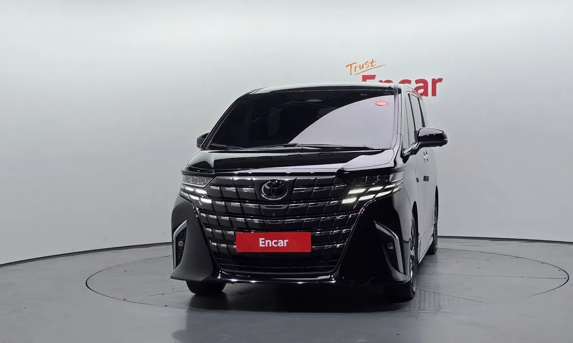 Toyota Alphard — фото 9