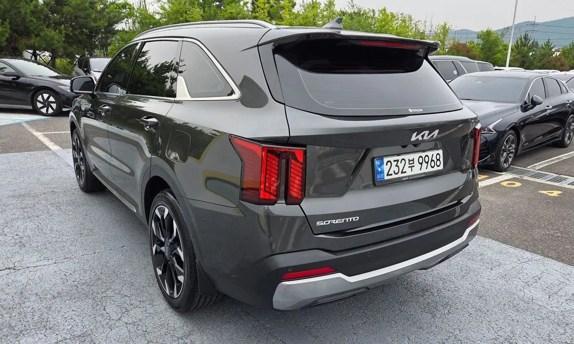 Kia Sorento — фото 9