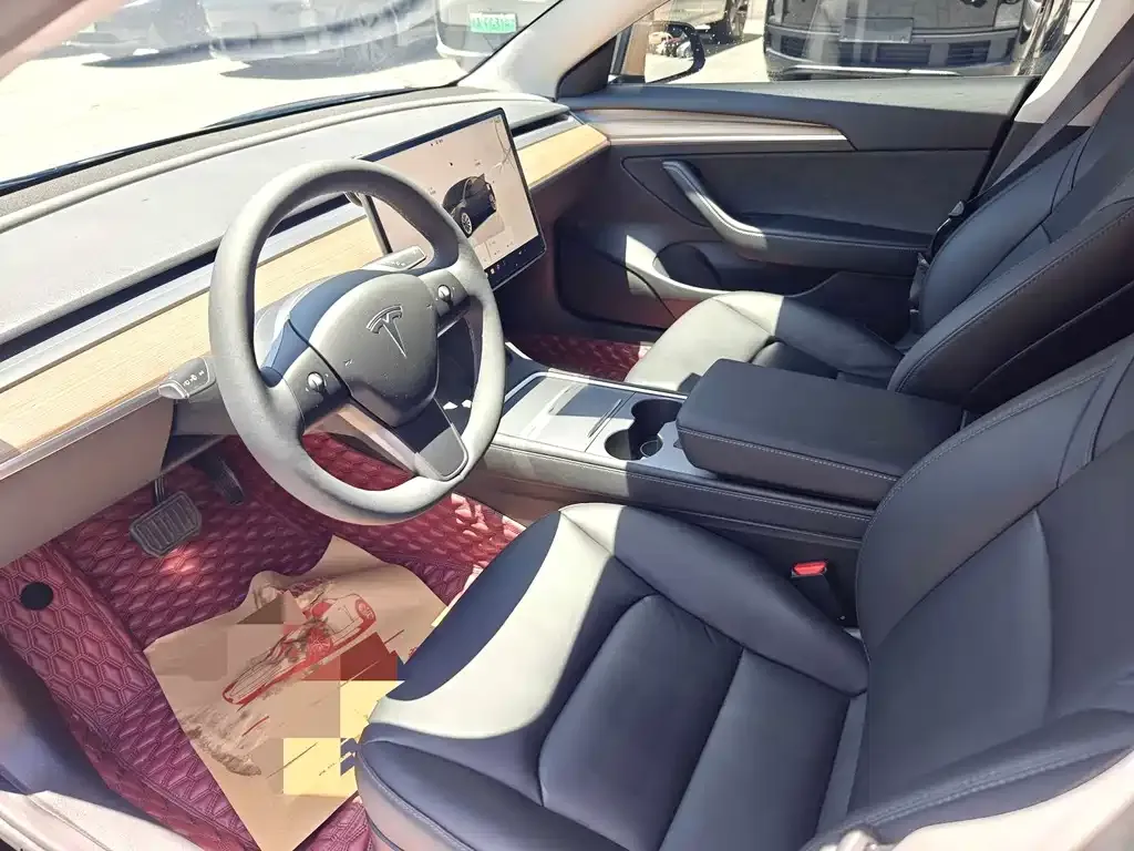 Tesla Model 3 — фото 4