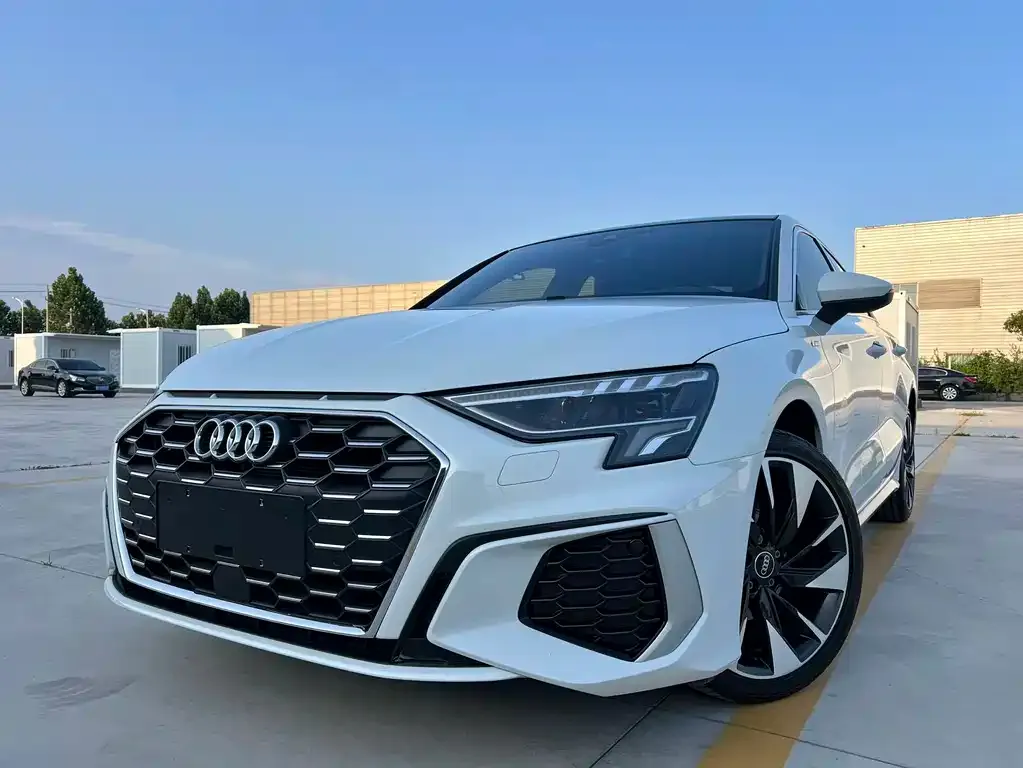Audi A3 — фото 1