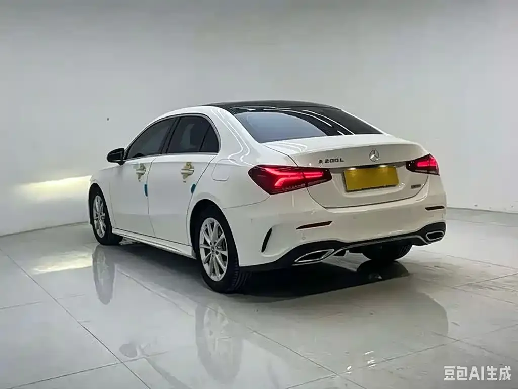 Mercedes-Benz A-Class — фото 10