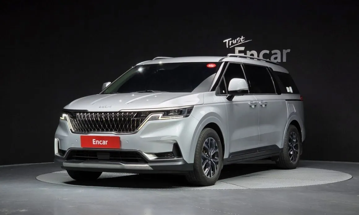 Kia Carnival — фото 1