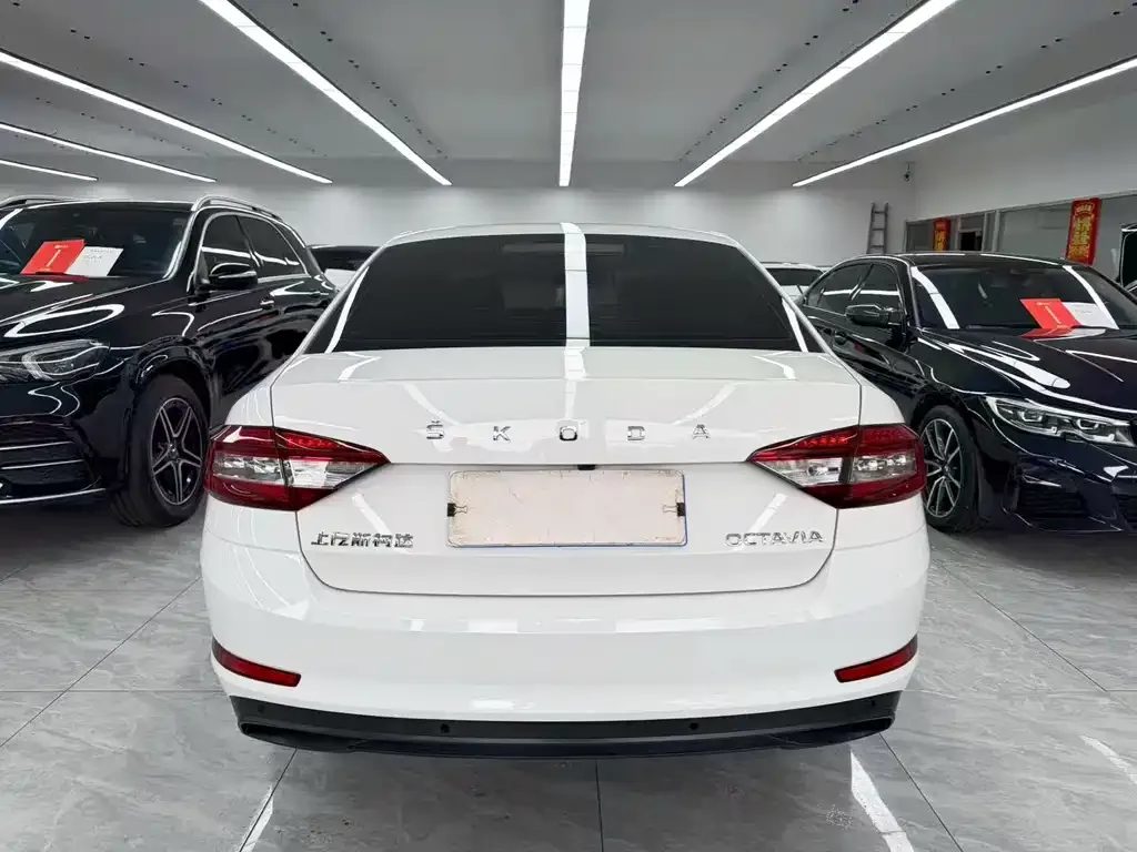 Skoda Octavia — фото 6
