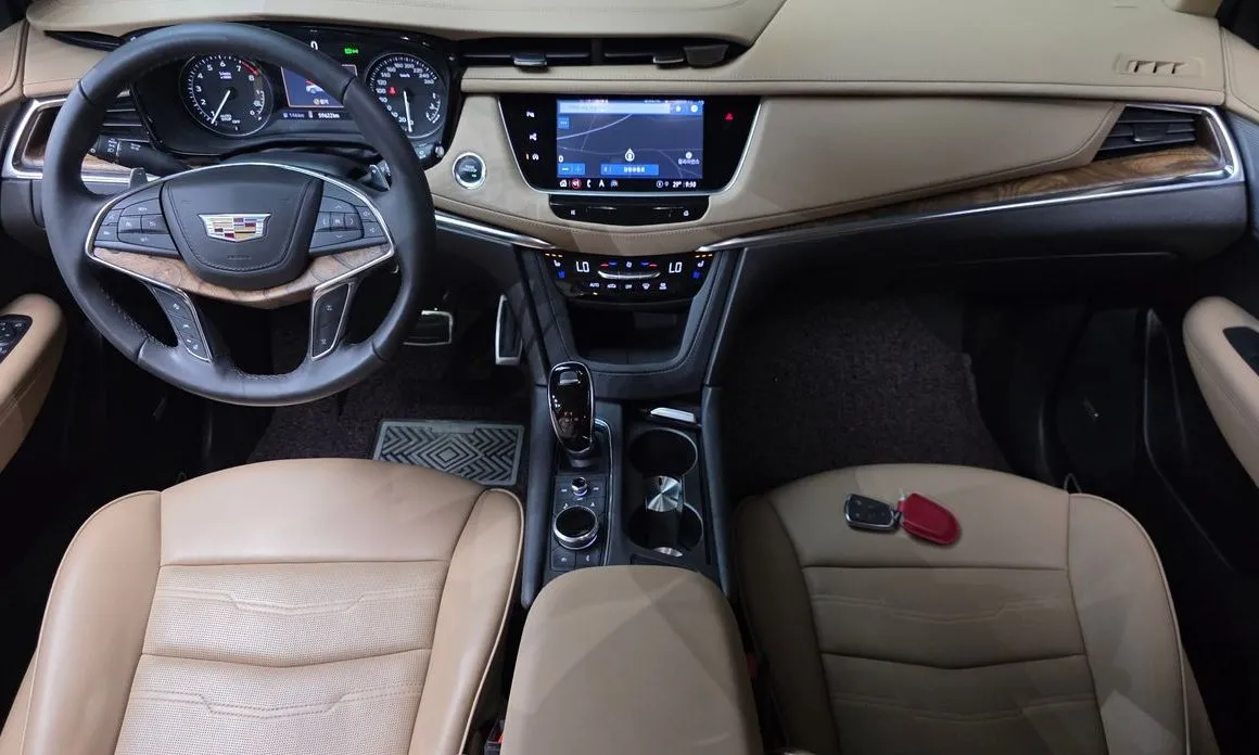 Cadillac XT5 — фото 9