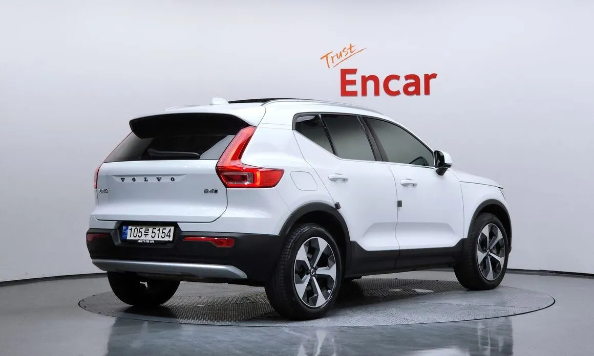 Volvo XC40 — фото 2