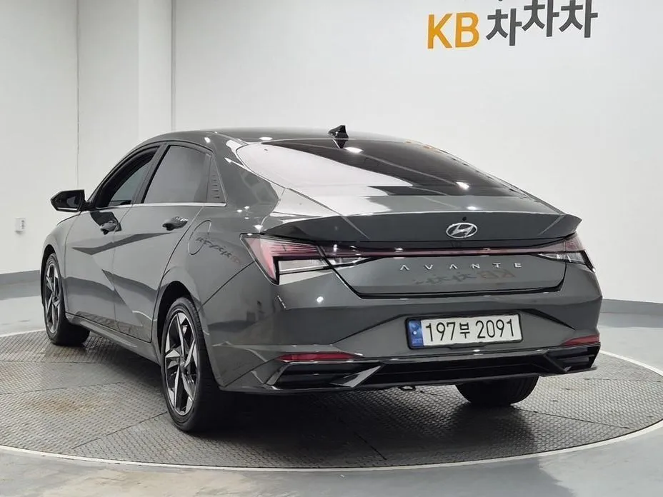 Hyundai AVANTE — фото 3