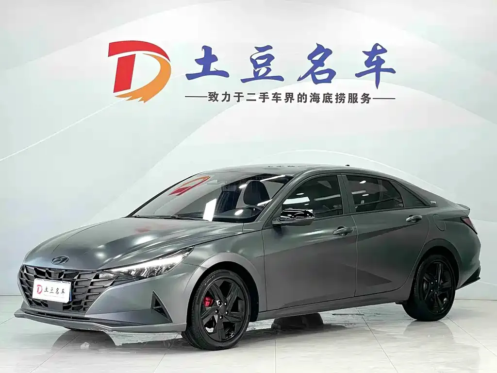 Hyundai Elantra — фото 1