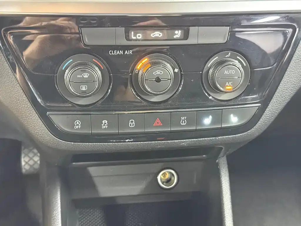 Skoda Octavia — фото 3