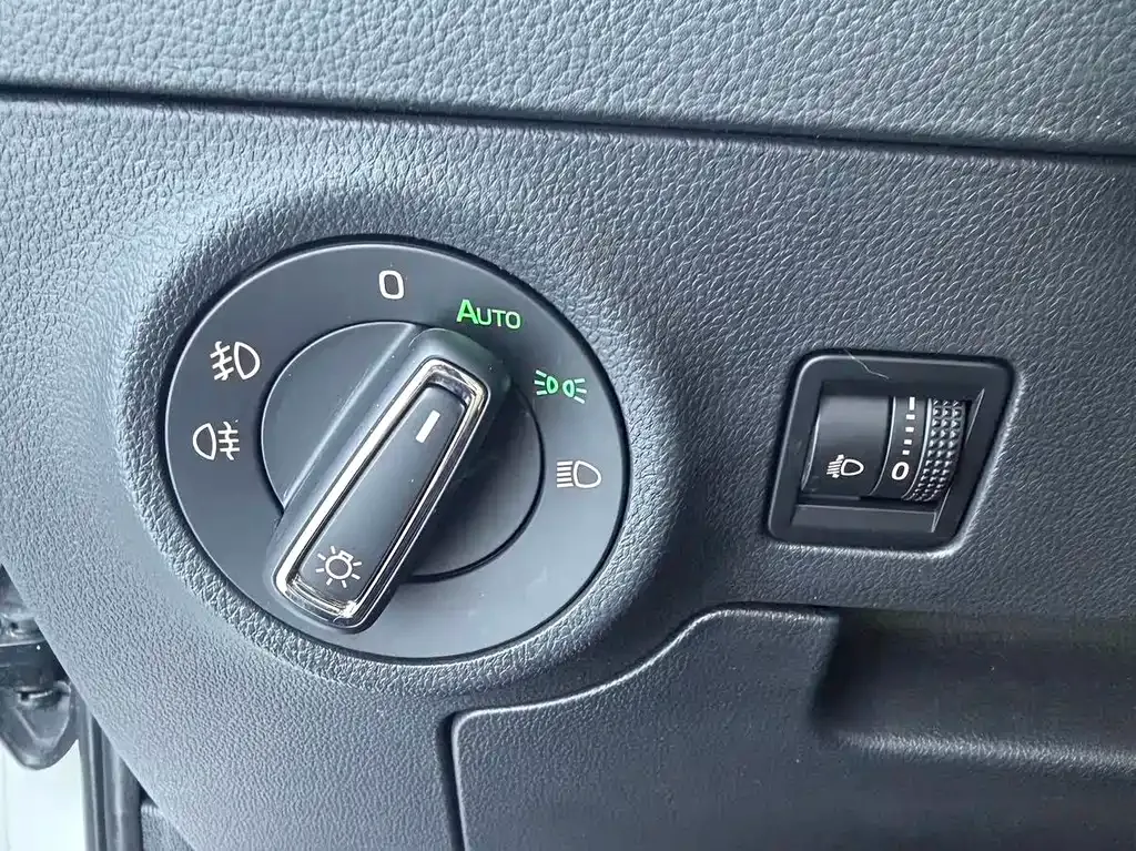 Skoda Karoq — фото 10