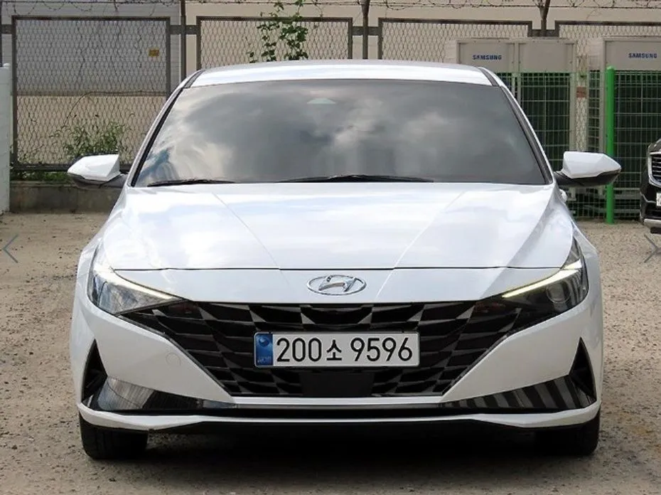 Hyundai AVANTE — фото 1
