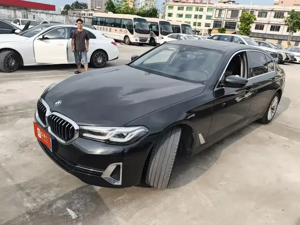 BMW 5 Series — фото 1