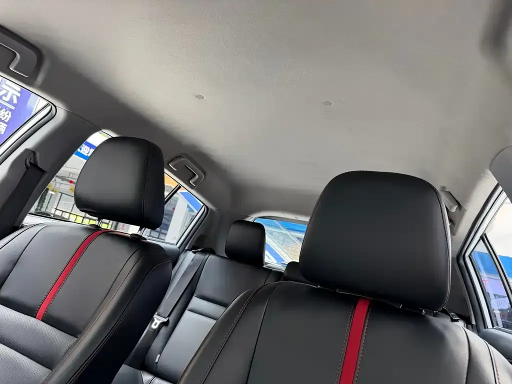 Toyota Yaris L — фото 6