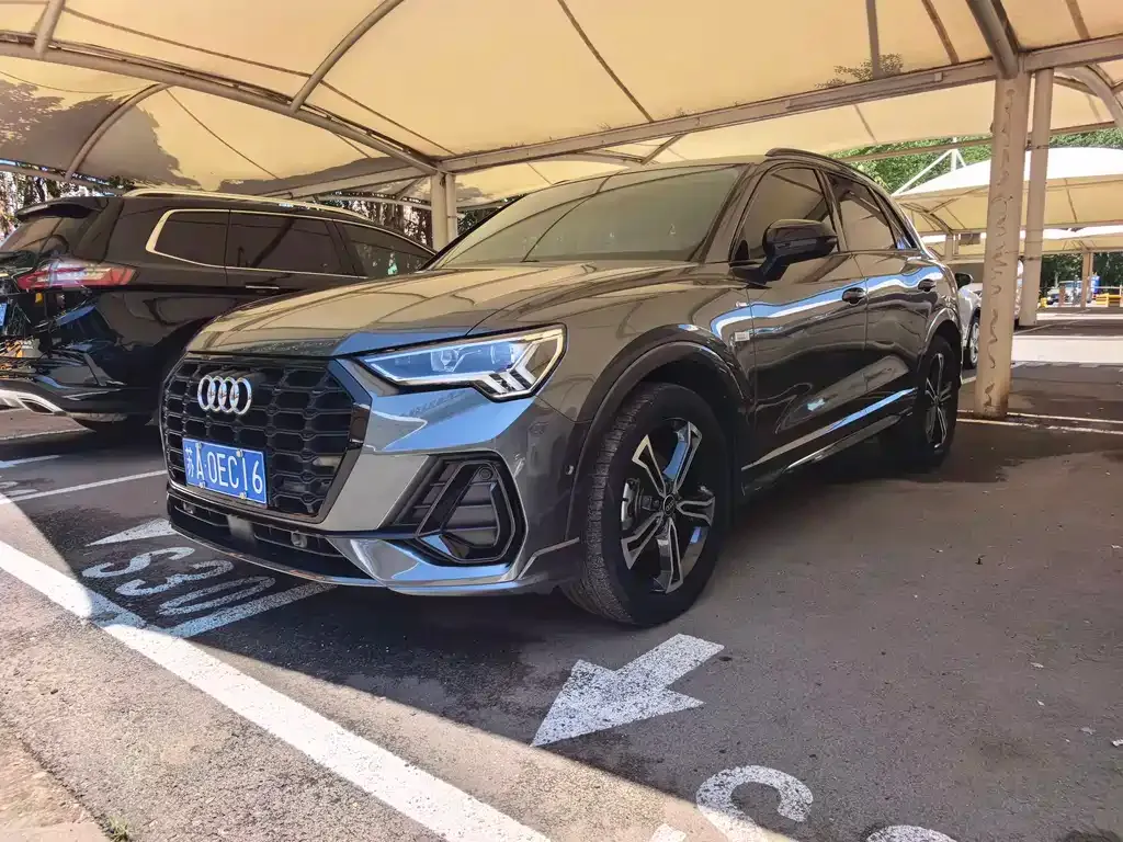 Audi Q3 — фото 1