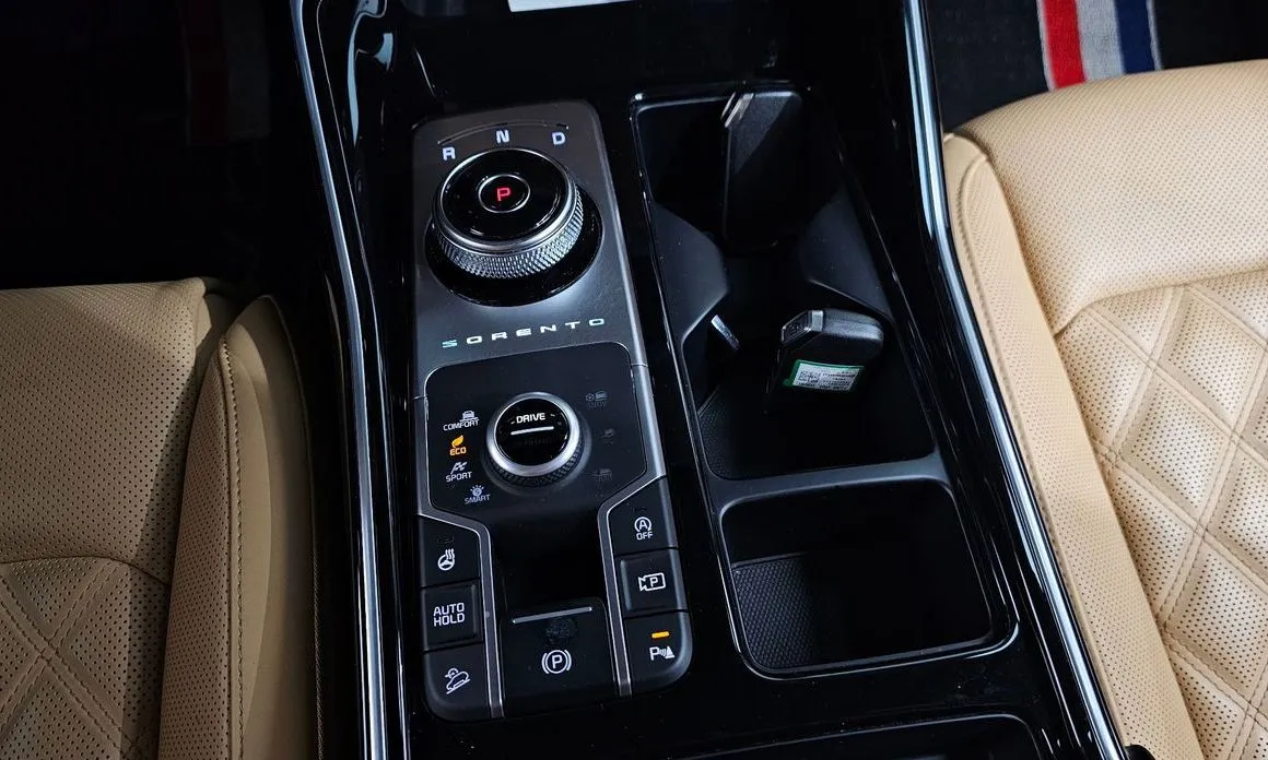 Kia Sorento — фото 6