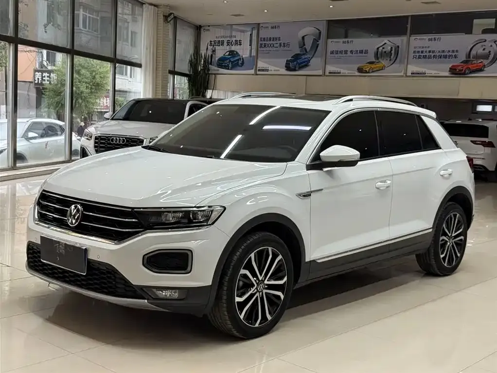 Volkswagen T-Roc — фото 1