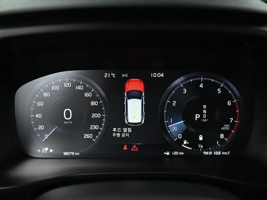 Volvo XC40 — фото 4