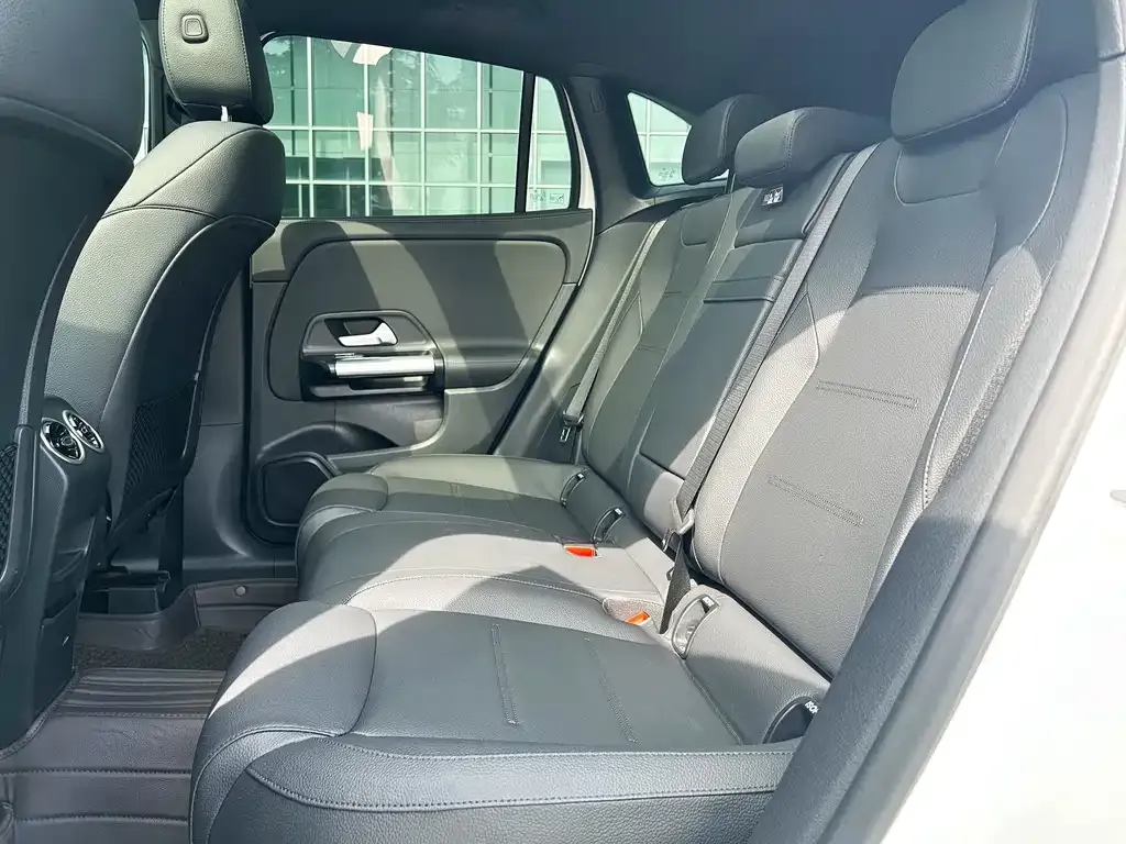 Mercedes-Benz GLA — фото 7
