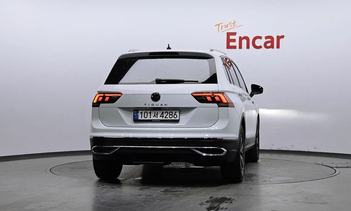 Volkswagen Tiguan — фото 7