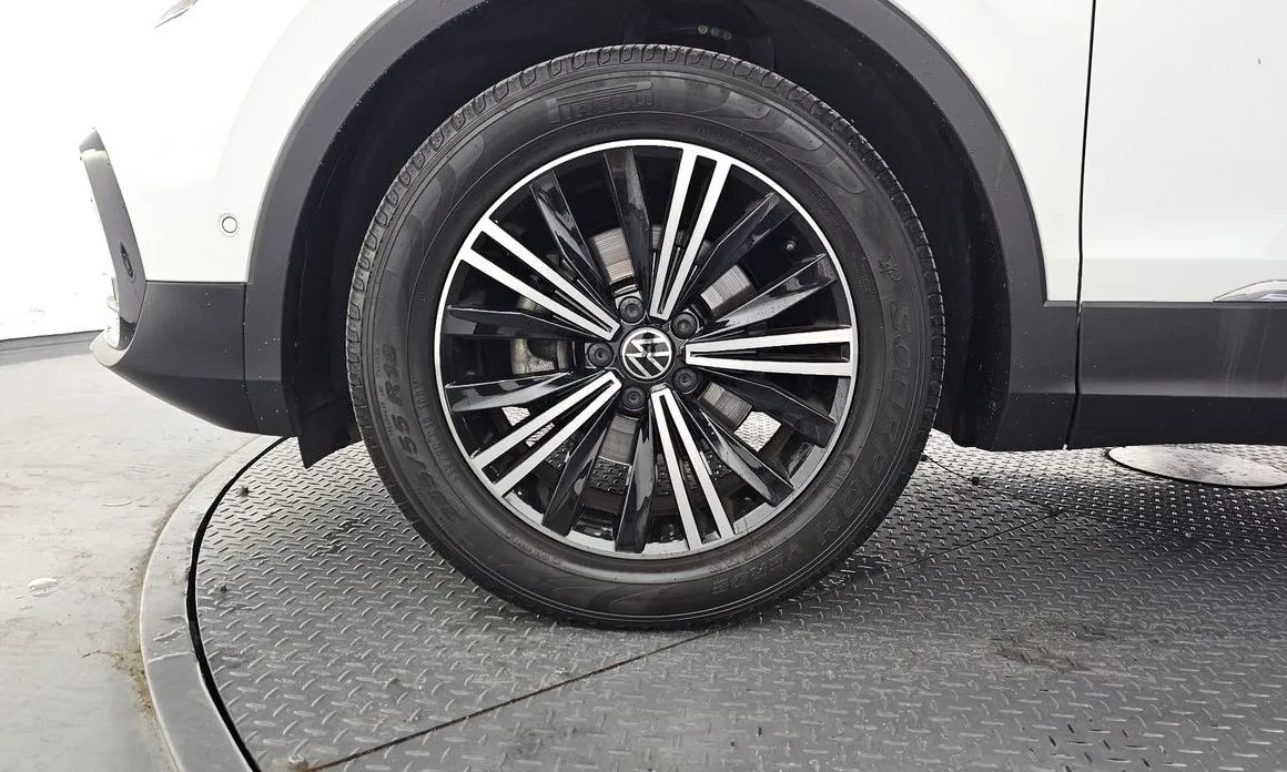 Volkswagen Tiguan — фото 9
