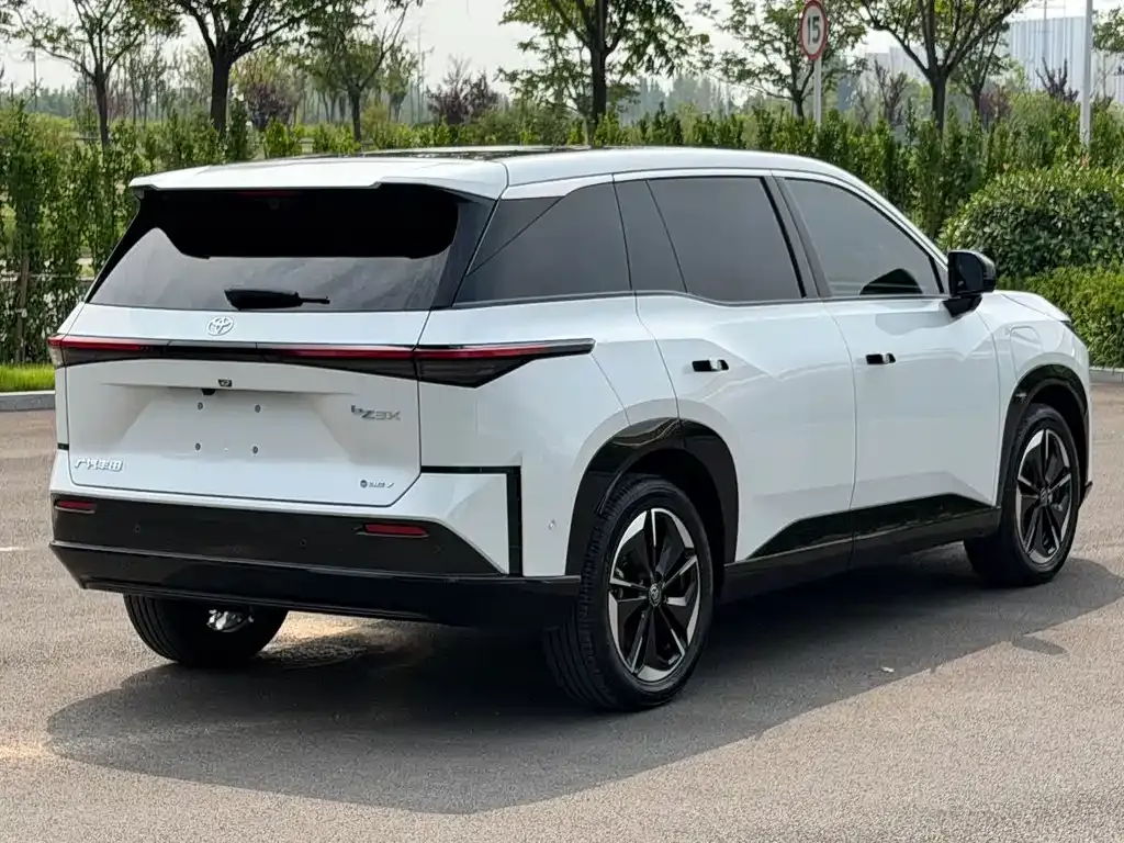 Toyota Platinum 3X — фото 4