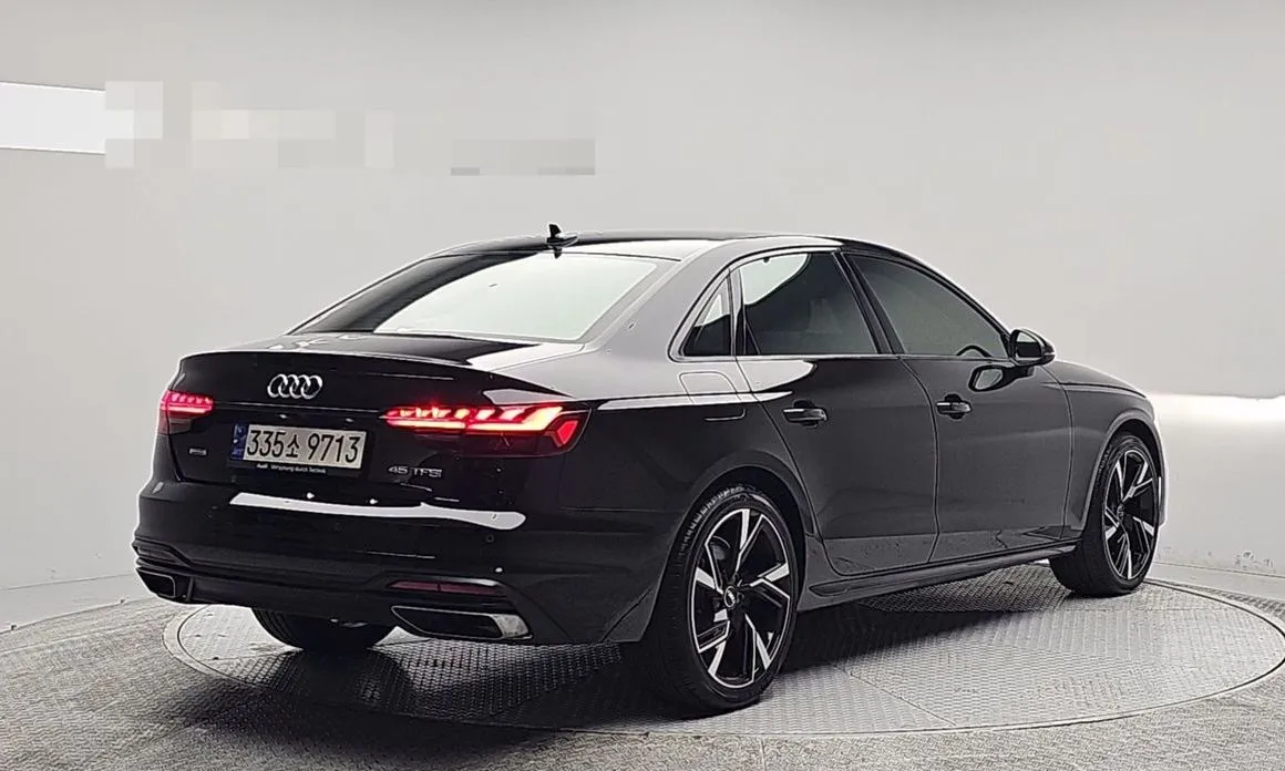 Audi A4 — фото 3