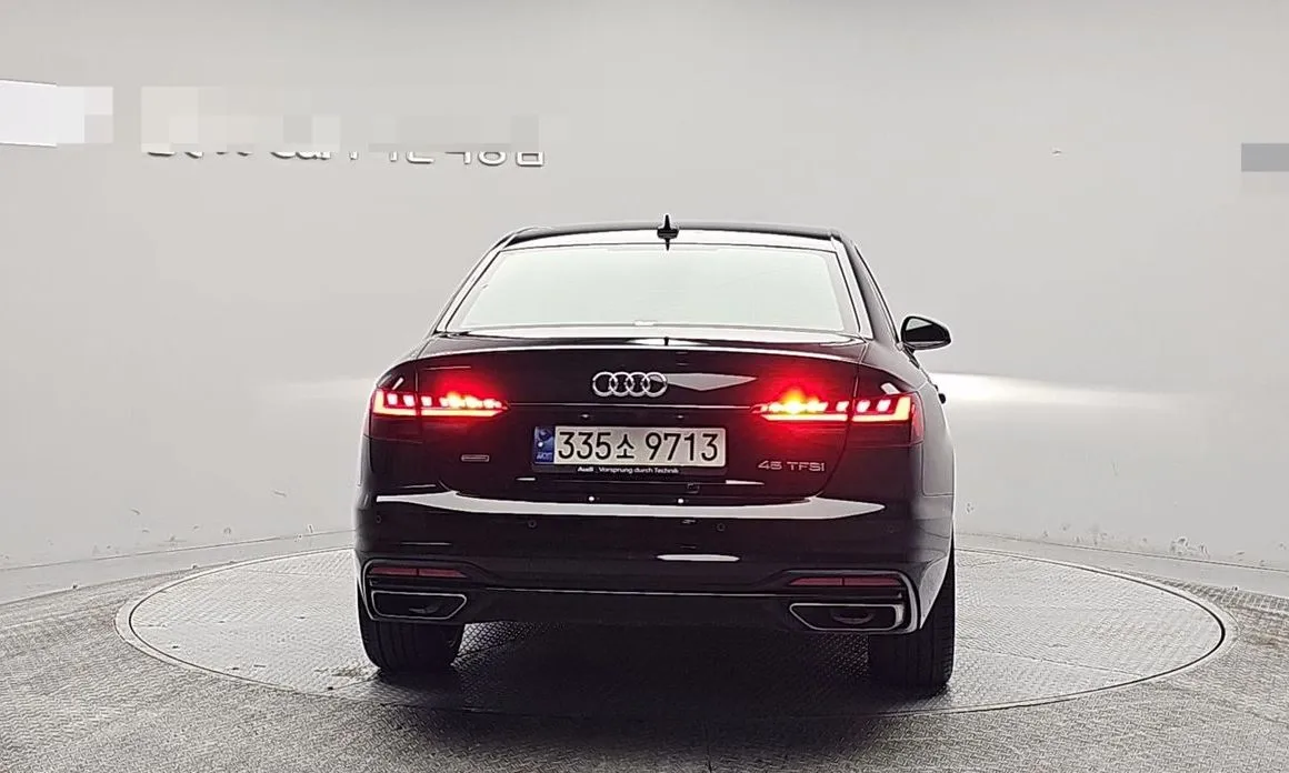 Audi A4 — фото 7