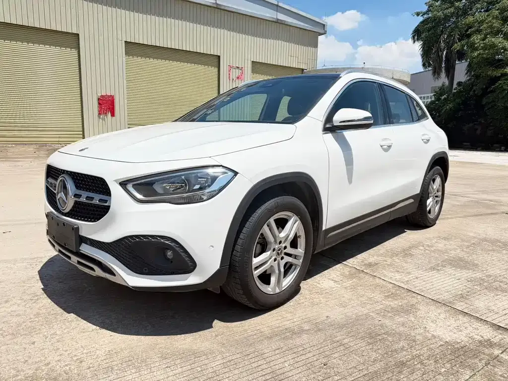 Mercedes-Benz GLA — фото 1