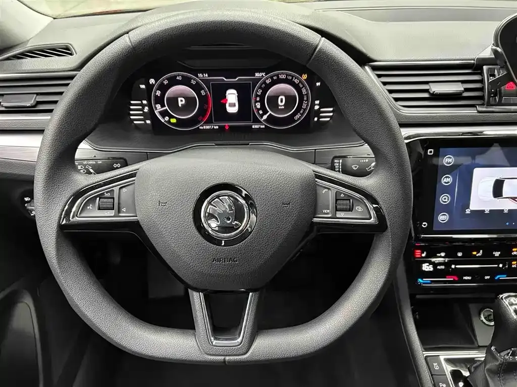 Skoda Superb — фото 7