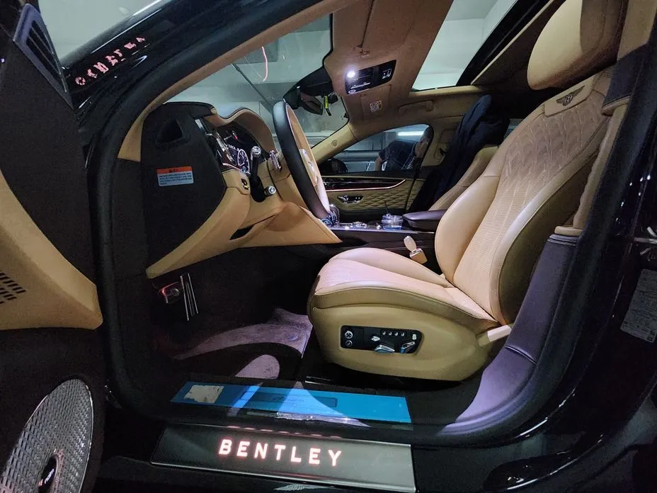 Bentley Flying Spur — фото 6