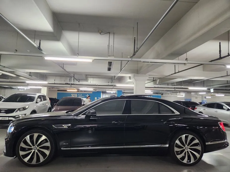 Bentley Flying Spur — фото 2