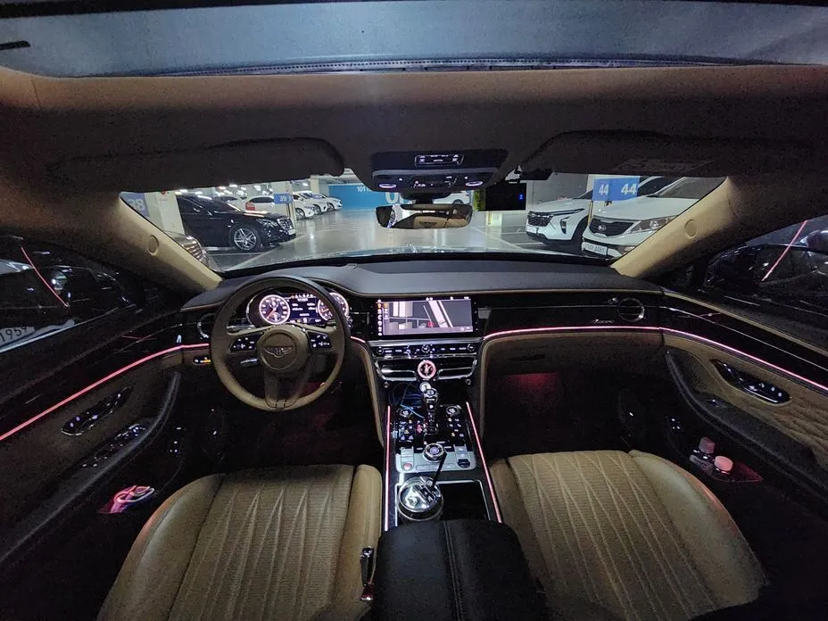 Bentley Flying Spur — фото 4